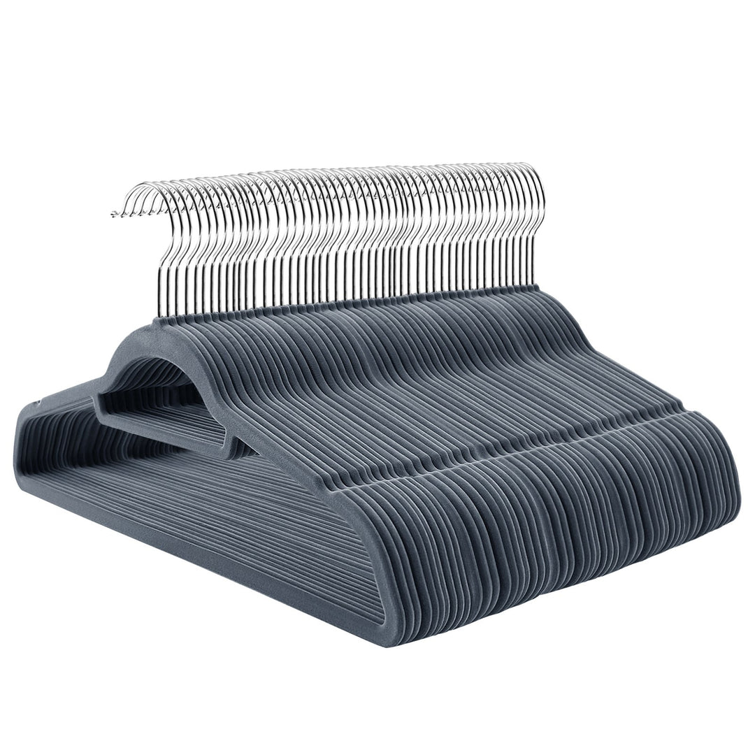 SONGMICS 100 Stück Kleiderbügel Samt, Bügel-Set mit Rutschfester Oberfläche, Platzsparender Anzugbüg