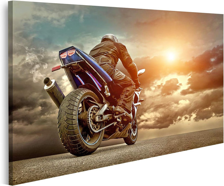 islandburner Bild auf Leinwand Mann Sitz Auf Dem Motorrad Unter Himmel Mit Wolken Bilder Wandbilder