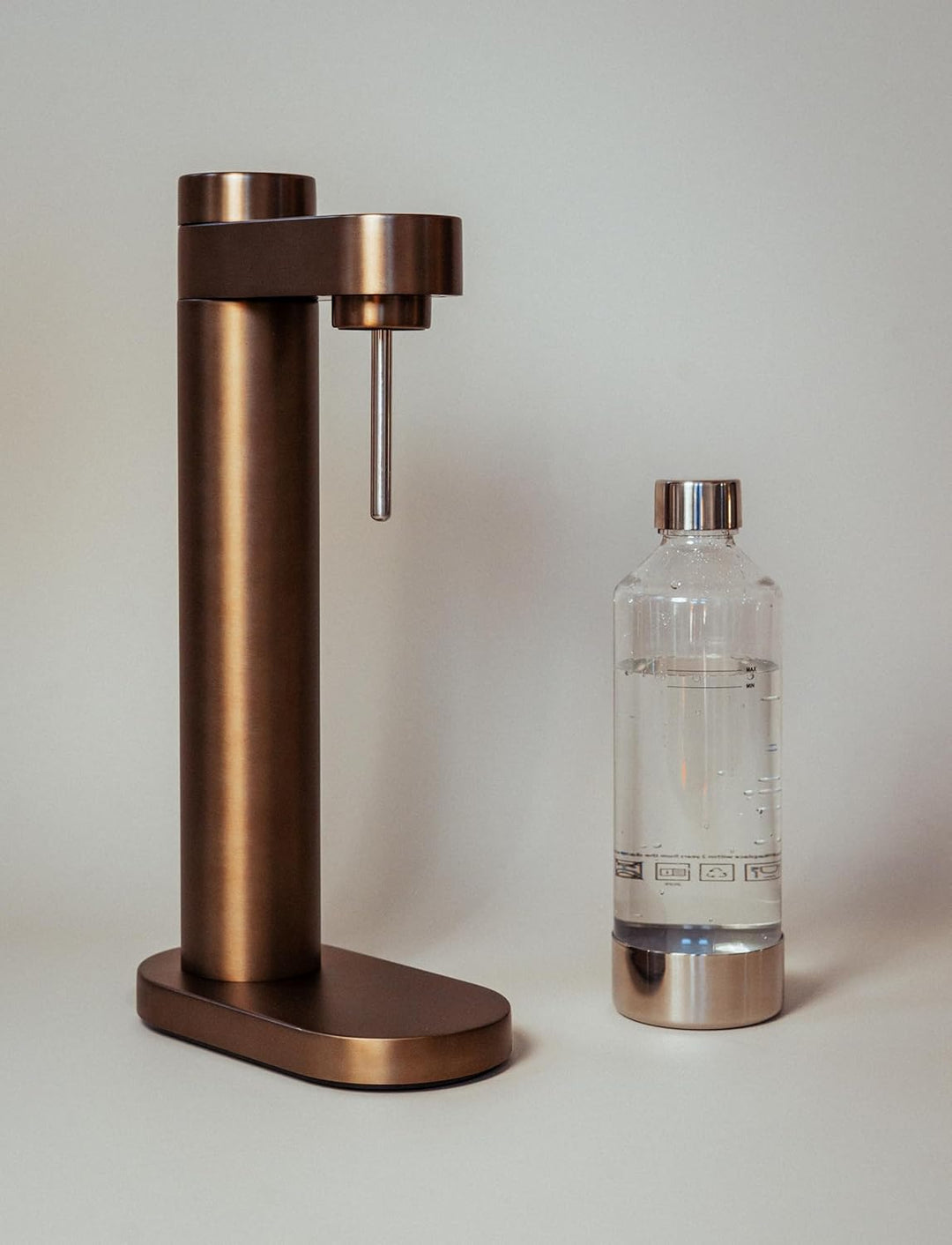 Stelton Brus Wassersprudler mit flasche, Premium Carbonator für Wasser mit CO2 - Einstellbare Sprude