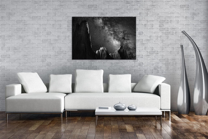 Hoch über den Bergen Effekt: Schwarz&Weiss, Format: 60x40 als Leinwandbild, Motiv fertig gerahmt auf