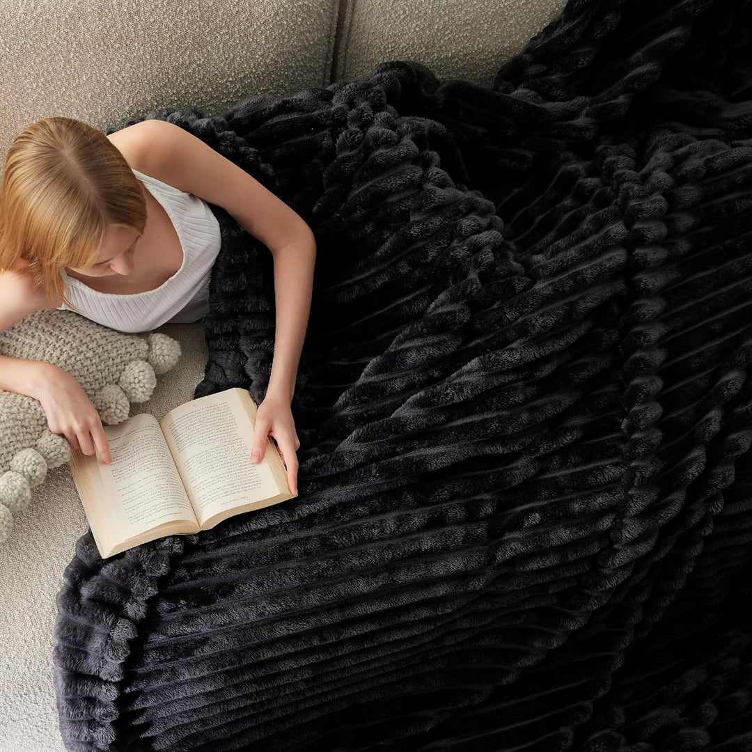 BEDSURE Kuscheldecke für Zimmer Deko - Wolldecke & Fleecedecke, Sofadecke, Weiche Warme Grobe Kordde