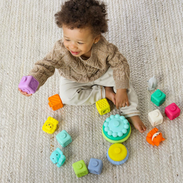 INFANTINO - Set de juegos Apilables - Anillos y Cubos para Apilar - Juguetes Sensoriales Educativos