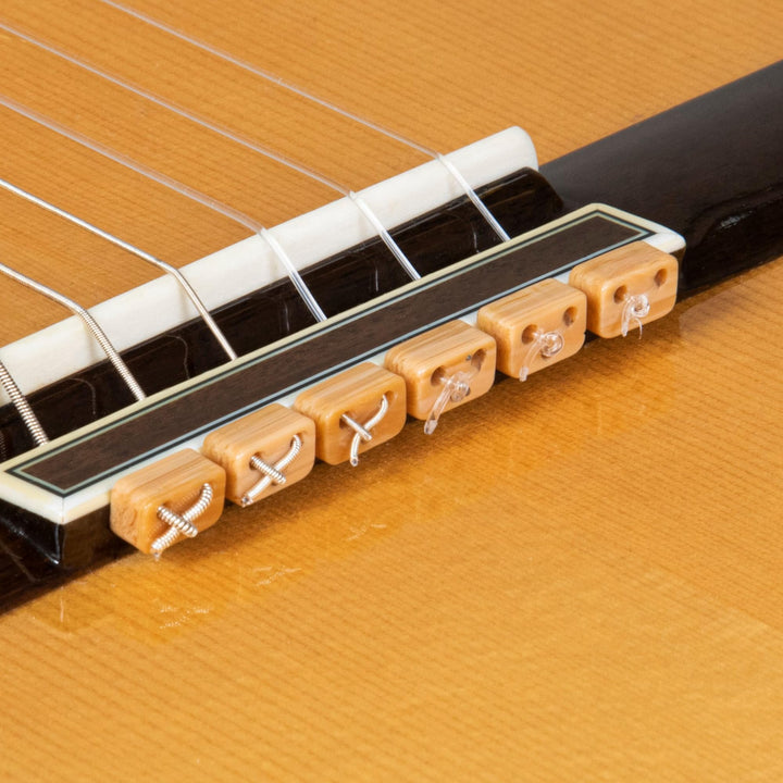Klassische Gitarren Bridge Beads - Helles Holzmuster Tie Blocks für Nylon & Carbon Saiten - Passend