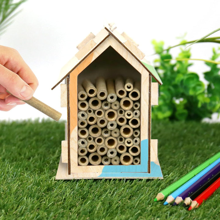 Unbekannt Gift Republic Handmade Personalised Bee Hotel with 6-Pack Colouring Wooden Pencils Handgef