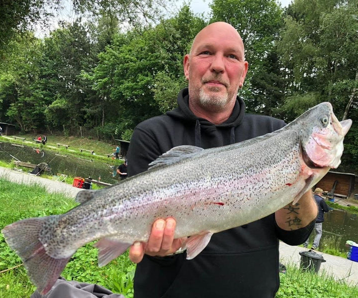 Major Fish Forellen Box 50-teilig Forellenköder Geschenk für Angler