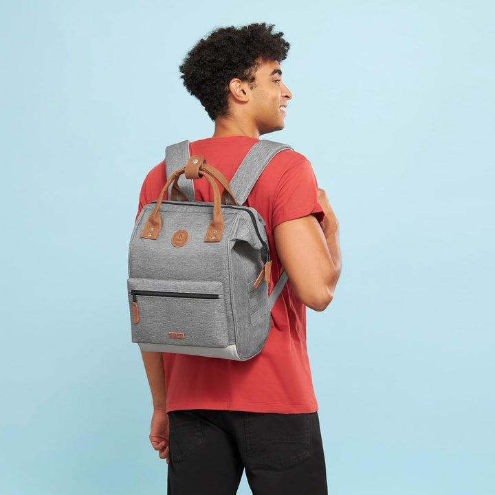 Cabaïa - Adventurer Rucksack New York Medium 18L - Wasserabweisend - Laptopfach bis zu 13 Zoll - 2 V