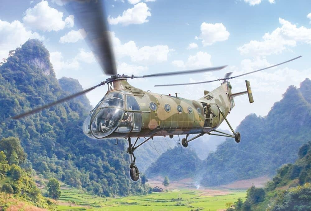 Italeri 2774S 1:48 H-21C Flying Banana Gunship, originalgetreue Nachbildung, Modellbau, Basteln, Hob