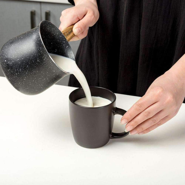 NAVA Schmelztiegel | 700 ML | Türkische Kaffeekanne mit Keramikbeschichtung | Für die Zubereitung vo