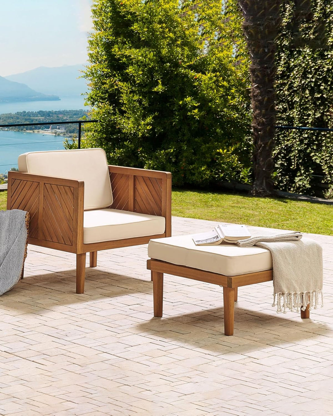 Outdoor Lounge Sessel Akazienholz hellbraun mit Auflagen weiss Rustikal Baratti