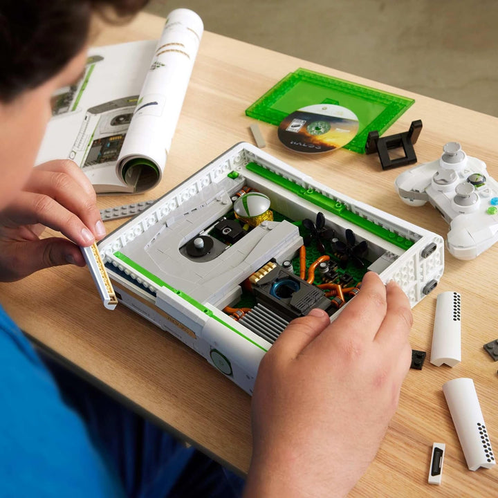 MEGA Microsoft Bauset zum Sammeln, Xbox 360 Modell zum Nachbauen mit 1342 Teilen, Controller und LED