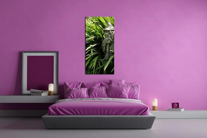 Magierstatur im hohen Gras Panorama 80x40 cm als Leinwandbild, Motiv fertig gerahmt auf Echtholzrahm