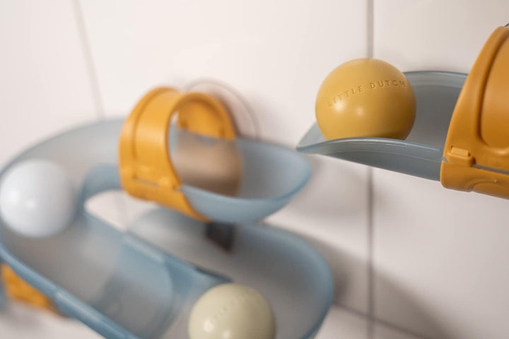 Little Dutch Kugelbahn Badekugelbahn mit Bällen für die Wand Badespielzeug für Baby Kleinkind - blau