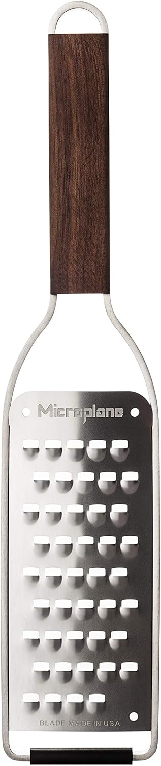 Microplane Küchenreibe Sehr Grob für Kartoffel, Zucchini, Karotten, Apfel, Kohl & Käse aus der Maste