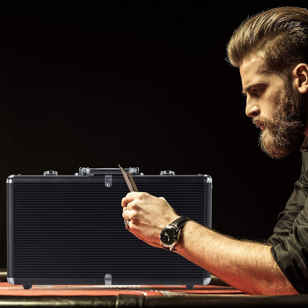 Relaxdays Pokerkoffer, 300 Pokerchips ohne Wert, 2 Kartendecks, 5 Würfel, Dealerbutton, abschliessba