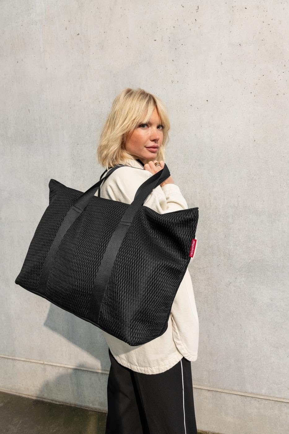 reisenthel extralite shopper L – Mega-Bag: maximales Volumen bei minimalem Gewicht Mesh Black, Mesh