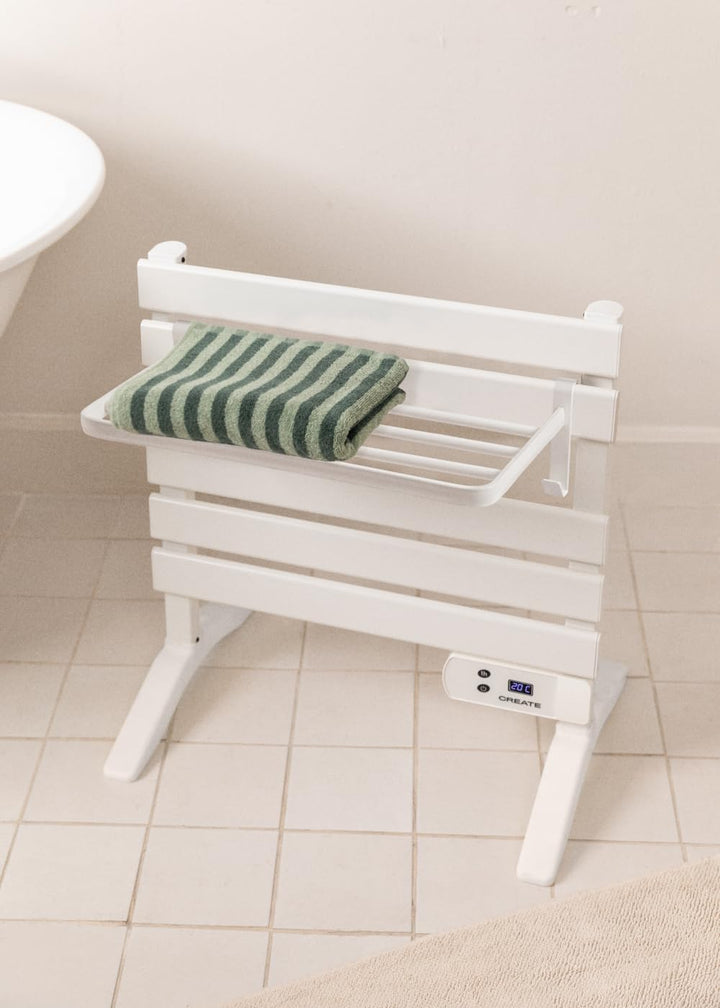 CREATE / WARM Towel Mini 150W / Elektrischer Badheizkörper Weiss mit Standfüssen und Regal / 52,3x8x