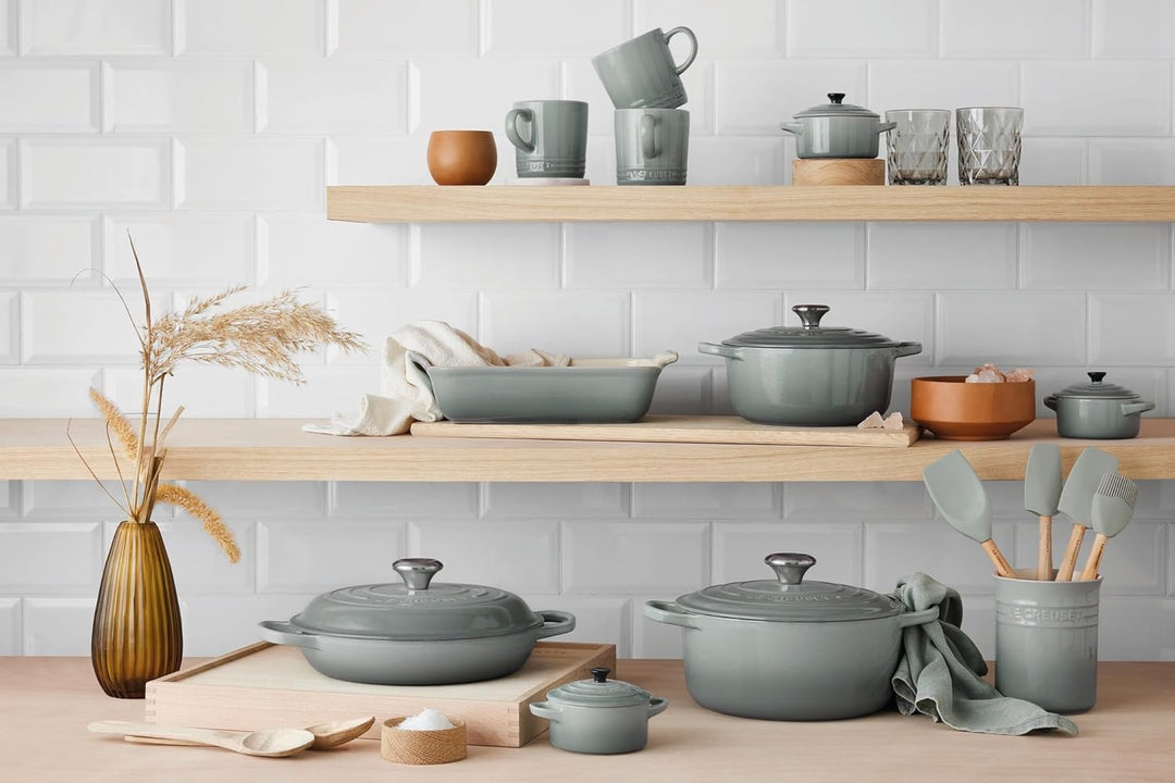 Le Creuset Signature Runder Bräter aus Gusseisen, 20 cm, 2,4 Liter, Sea Salt