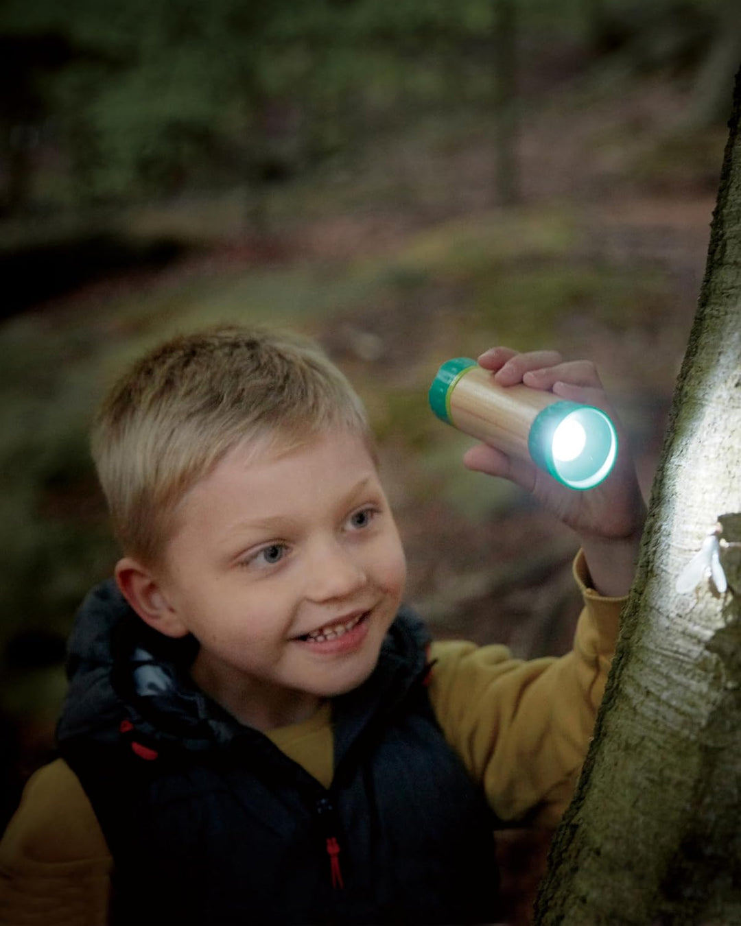Hape Nature Fun Hand-Taschenlampe - zum Kurbeln aus Bambus und pflanzlichem Kunststoff, Nachhaltiges