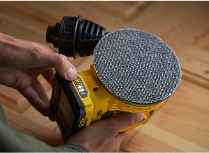 Stanley FatMax 18V Akku-Exzenterschleifer SFMCW220D1S (2.0 Ah, mit Staubsaugeranschluss, Staubfangsa