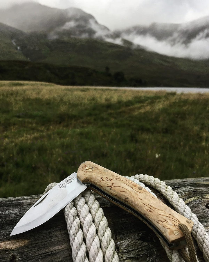 Casström Lars Falt Slip Joint Messer Curly Birch/Scandi