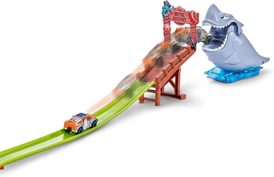 Metal Machines Spielset Haiangriff Rennbahn + Auto