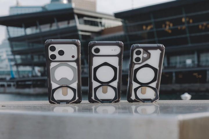 URBAN ARMOR GEAR Plasma XTE Case für Apple iPhone 17 Kickstand Hülle (Wireless Charging/magnetisches