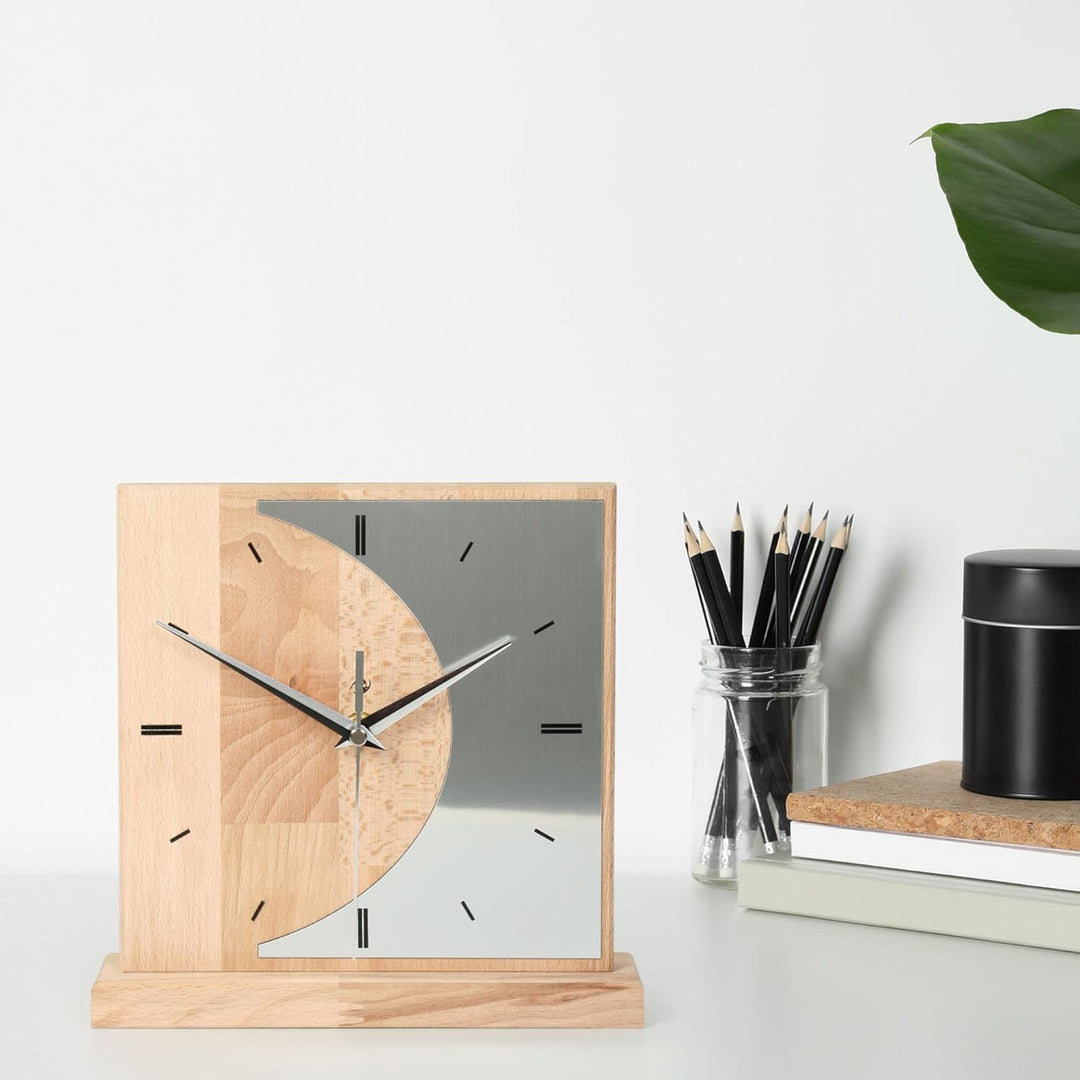 Kreative Feder Standuhr „Silvermoon“ aus Eichenholzholz – analoge Tischuhr ohne Tickgeräusche (leise