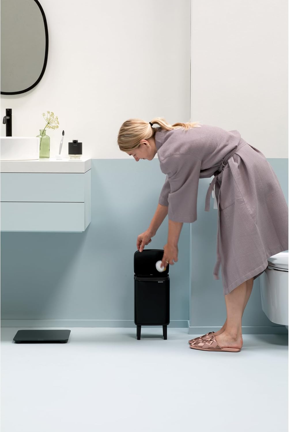Brabantia - Mülleimer Bo Hi 4L mit Soft-Close-Deckel, herausnehmbarem Inneneimer und Transportgriff