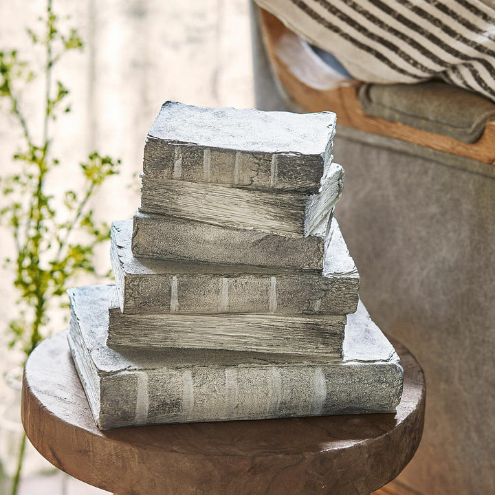 Loberon® Deko-Buch Fjardo, Polyresin, H/B/T ca. 19.5/17/22 cm, antikgrau