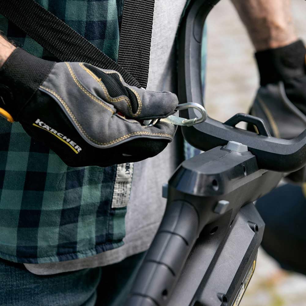 Kärcher 18 V Akku-Unkrautentferner WRE 18-55, Nylonborsten-Kopf mit max. 2.800 U/min, schwenkbarer R