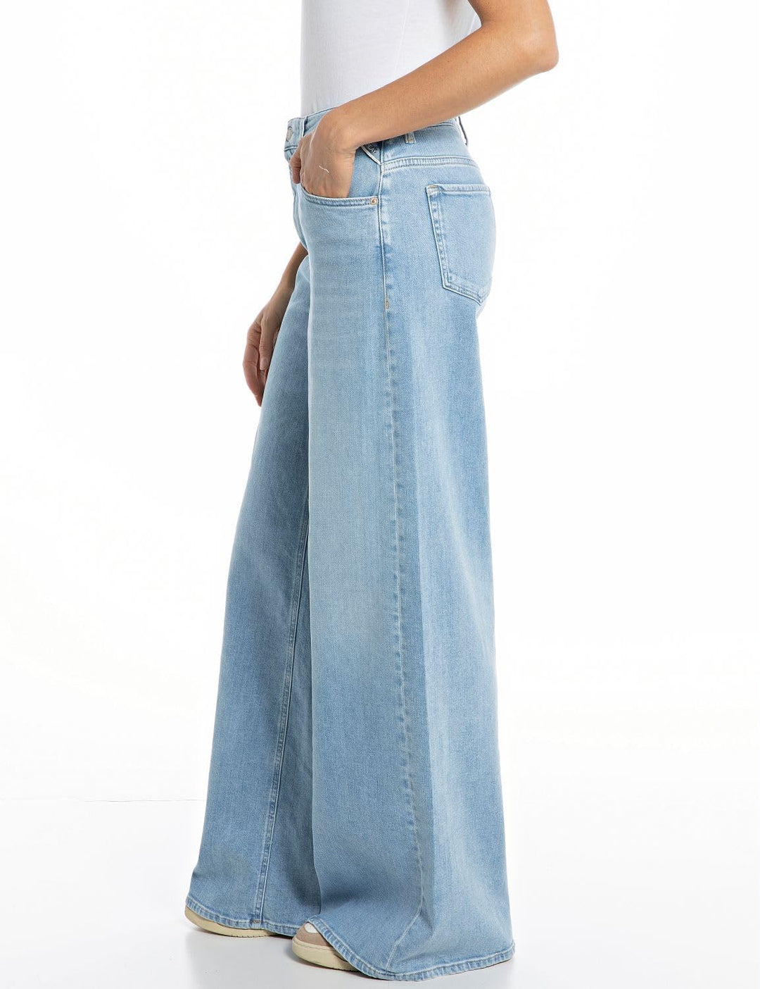 Replay Damen Jeans Umath Wide Leg Fit aus Comfort Denim 25W / 32L Light Blue 010, 25W / 32L Light Bl