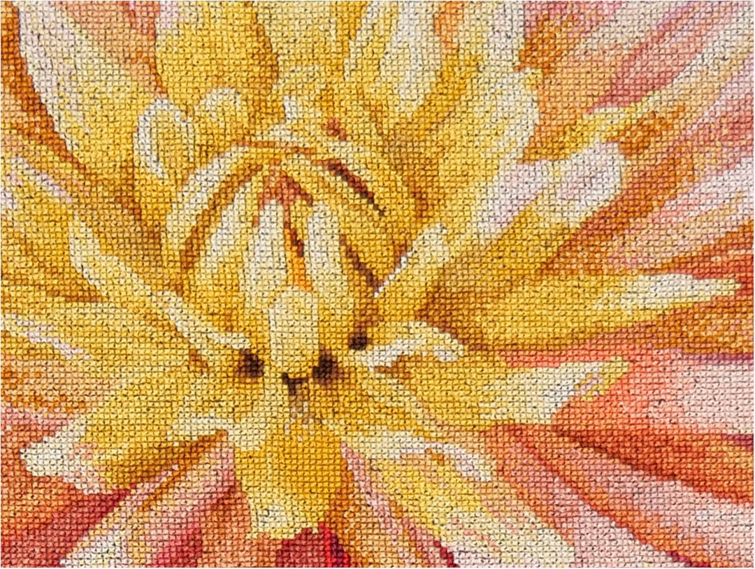 Thea Gouverneur - Kreuzstich-Set - Kissen mit Dahlia - Aida Schwarz - 18 Count - Für Erwachsene - 44