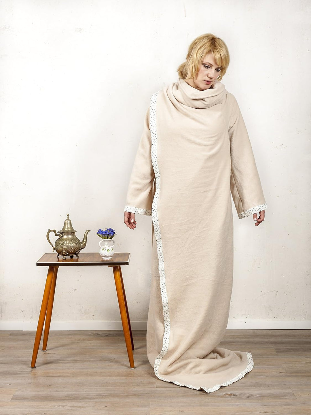 Ringelsuse Flauschigweiche Ärmeldecke/Kuscheldecke/Decke mit Armen Beige Creme Weicher Fleece 1,68 x