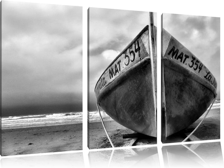 Pixxprint Monocrome, kleines Segelboot am Strand 3-Teiler Leinwandbild 120x80 Bild auf Leinwand