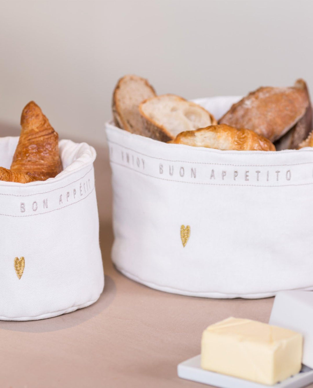 Räder Breakfast Brotkorb aus 100% Baumwolle in der Farbe Weiss-Gold-Silber, Masse: 25cm x 25cm x 14,