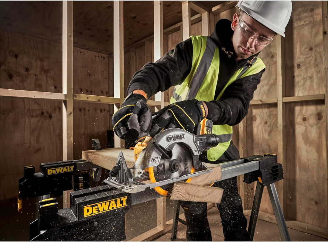 Dewalt 18V XR Akku-Handkreissäge DCS565NT (bürstenloser Motor, mit integrierter LED &amp; Blasvorrichtun