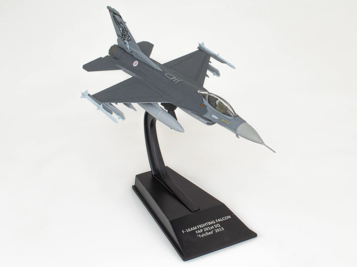OPO 10 - 1/100 Militärkampfflugzeug kompatibel mit F-16AM Fighting Falcon 2013 - CP26