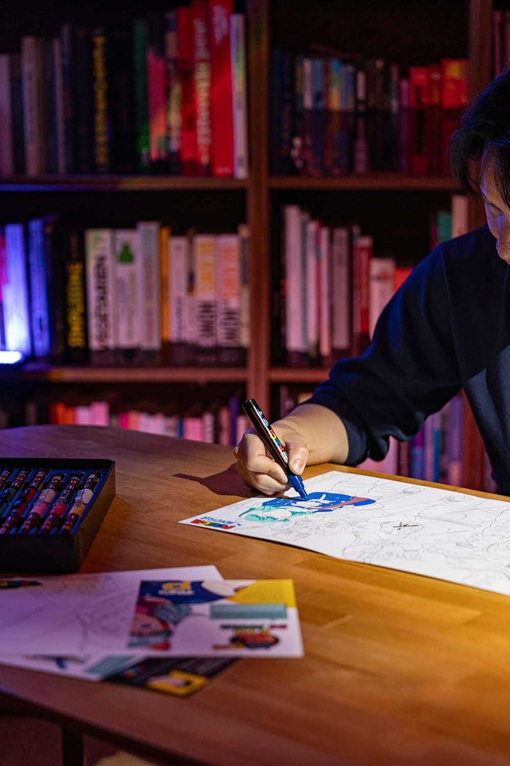 POSCA 186833 Marker Set Manga Hero, 20 Acrylstifte inkl. Tutorials, Poster und Sticker, PC-1M, PC-3M