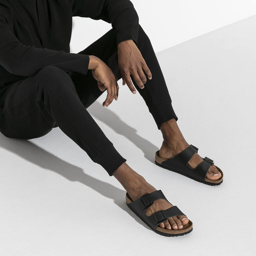 Birkenstock Classic Arizona Vegan Unisex-Erwachsene Pantoletten, Schwarz