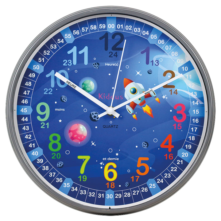 Kiddus Wanduhr für Kinder. Analoger Zeitlehrer mit Zeitlernübungen. Stilles Uhr. Viele Sprachen. Fra