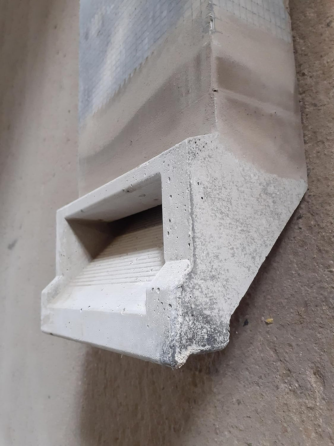 Fledermaus Ganzjahres Fassadenkasten Unterputz mit Blende | Fledermausquartier | Fledermauswochenstu