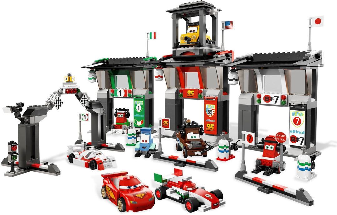 Lego 8679 Disney Cars 2 Tokyo International Circuit / Limited Edition