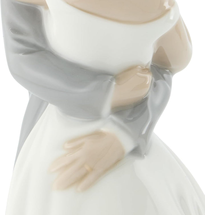 NAO Porcelain by Lladro A KISS Forever (TM) (Bride & Groom, Marriage, Wedding, Collection) 2001632