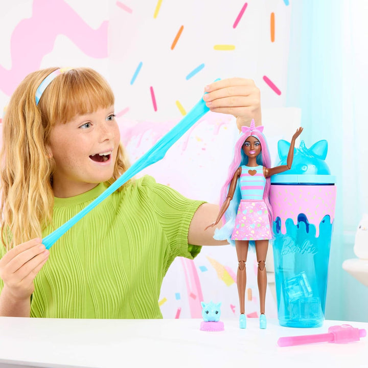 Barbie Pop Reveal Set aus Puppe und Accessoires, Shakes-Serie, duftende Einhorn-Modepuppe & Haustier