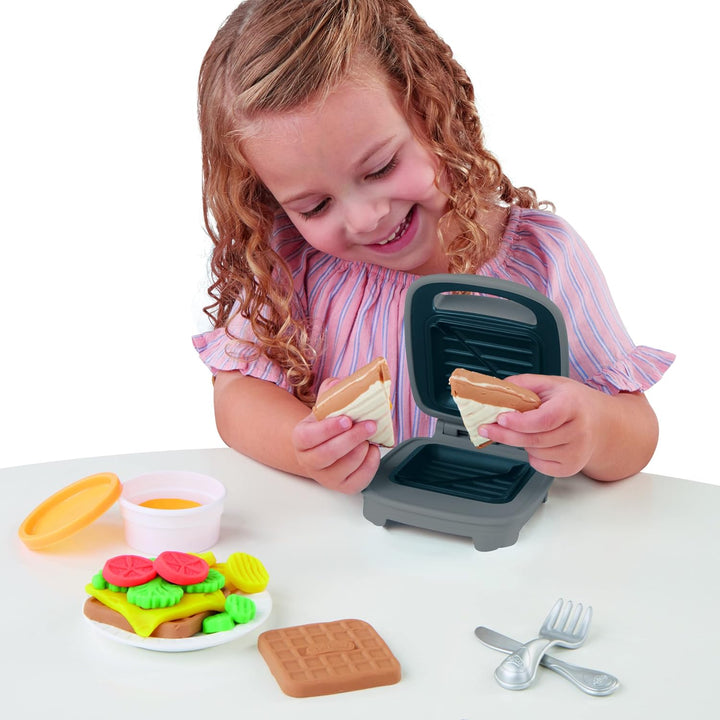 Play-Doh Kitchen Creations Sandwichmaker Set für Kinder ab 3 Jahren Elastix Knete und 6 weiteren Far