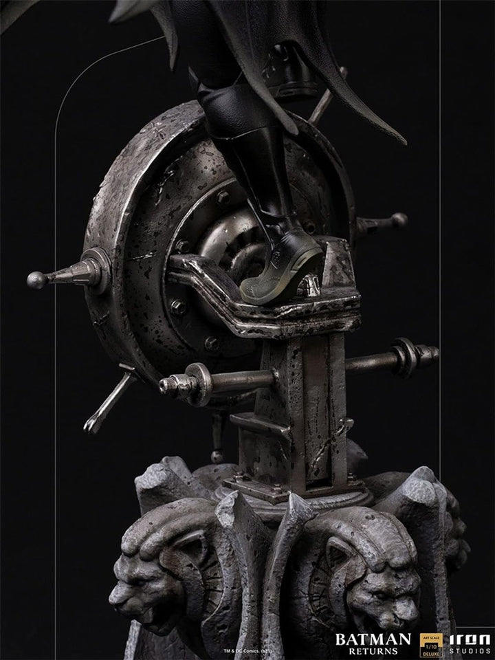 Iron Studios Deluxe: Batman Returns - Batman Art Scale Statue (1/10) (DCCBAT43921-10)