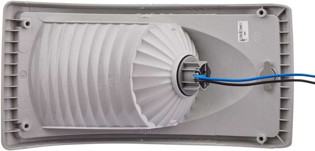 HELLA - Schlussleuchte - Halogen - 12/24V - Einbau - Lichtscheibenfarbe: rot - Stecker: Flachstecker