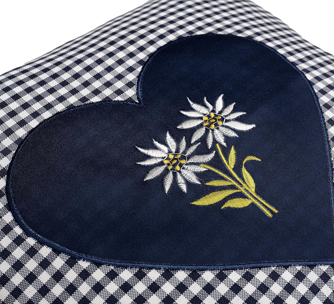 Zirbenkissen bestickt mit Herz und Edelweiss blau karriert Grösse 40x40 cm befüllt mit Zirbenflocken