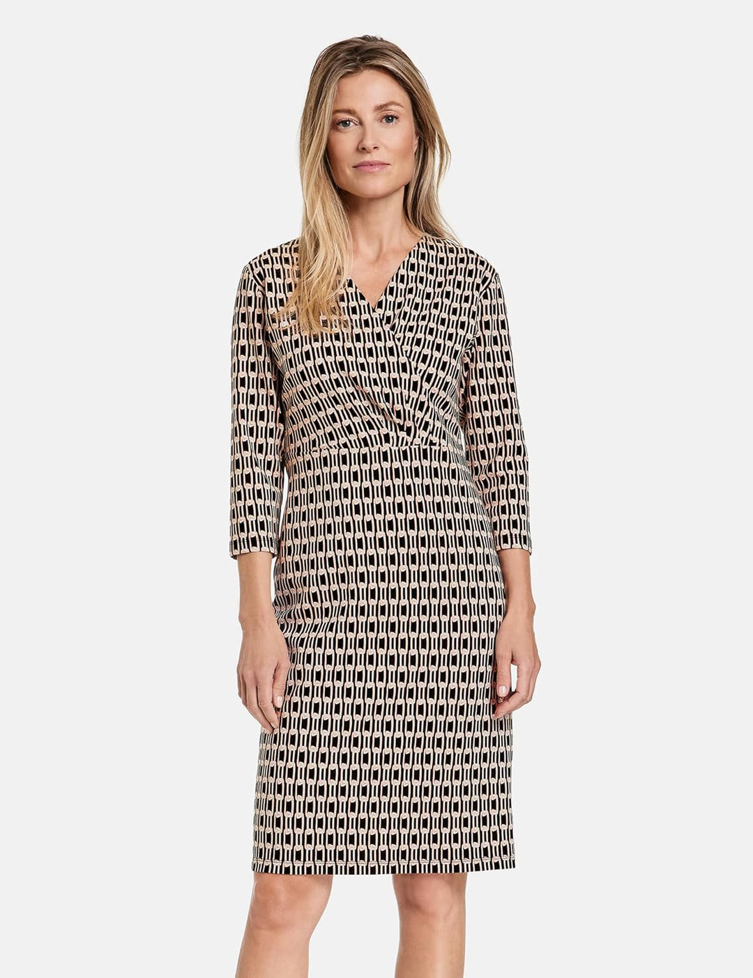 Gerry Weber Damen Kleid mit Wickeloptik und Kettendessin 3/4 Arm Gemustert kurz 46 Schwarz/Ecru/Weis