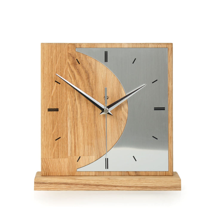 Kreative Feder Designer-STANDUHR „Silvermoon“ aus Eichenholz – analoge TISCHUHR ohne Tickgeräusche (